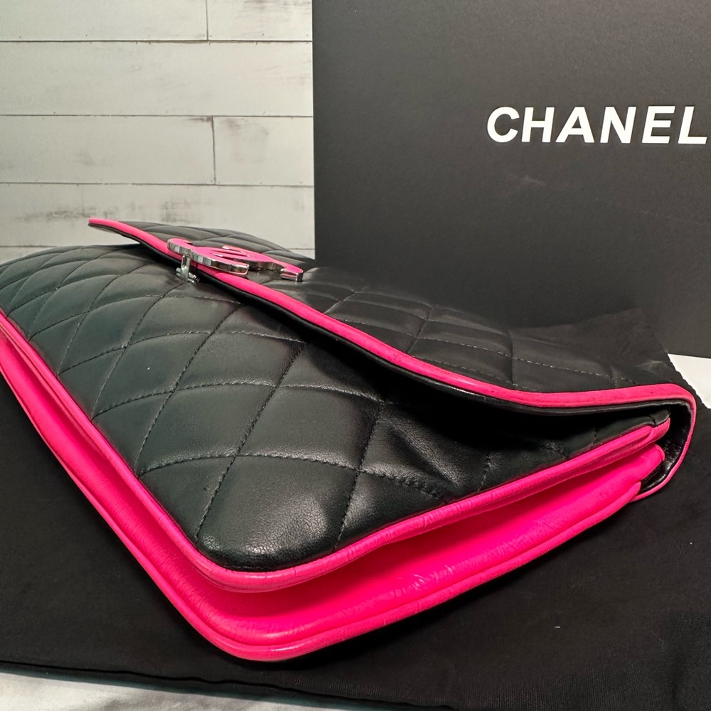 SOLD โโโโCHANEL RARE Large 2008 Cruise Collection Flap Bag ๐ - Picture 9 of 14